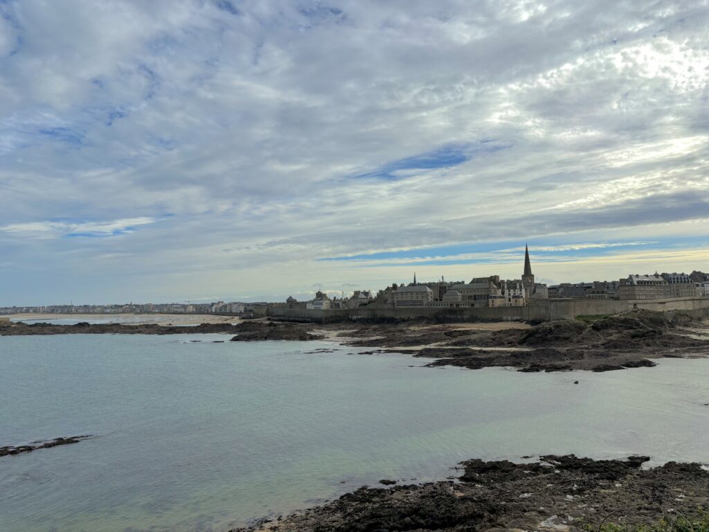 La vieille ville de Saint Malo et son clocher