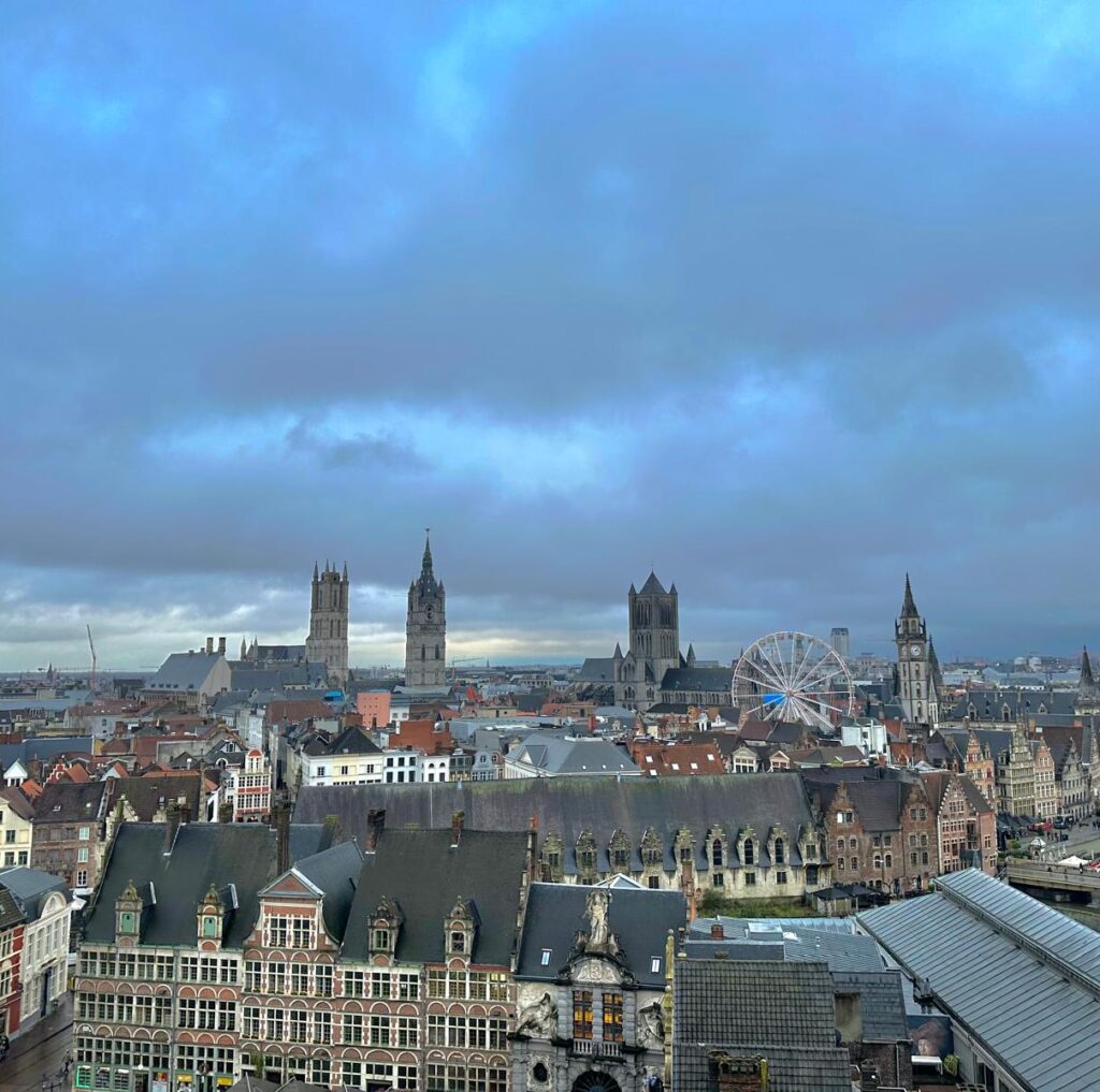 Panorama sur les clochers de Gand depuis le Gravensteen