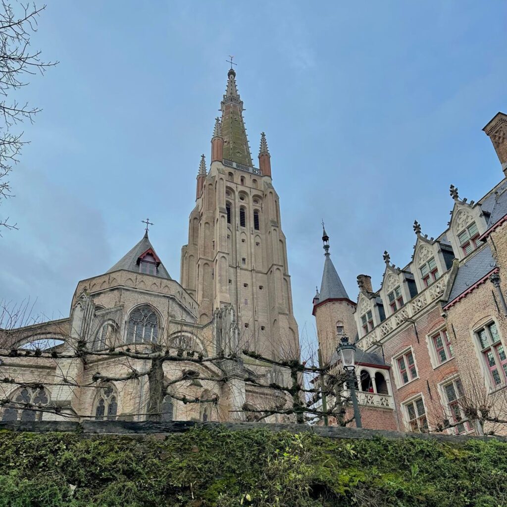 L'église Notre Dame, à Bruges