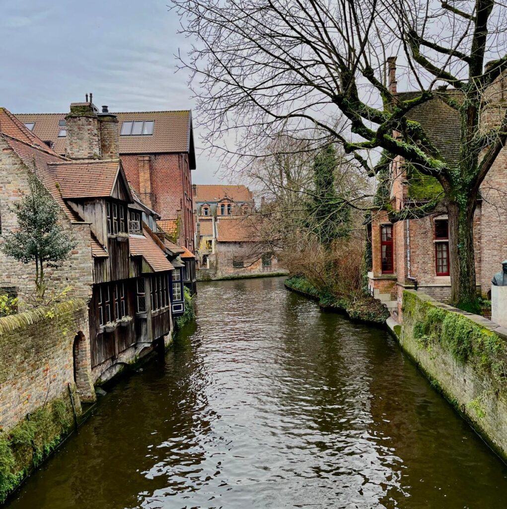 Un des nombreux canaux de Bruges